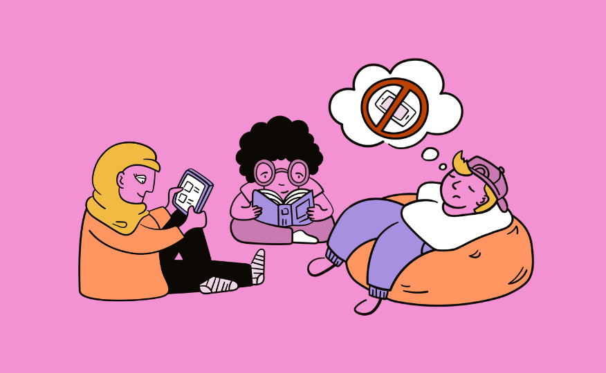 Drei Personen sitzen auf pinkem Hintergrund, eine liest ein Buch, eine schaut auf ein Smartphone, die dritte liegt mit geschlossenen Augen und denkt an ein durchgestrichenes Smartphone.